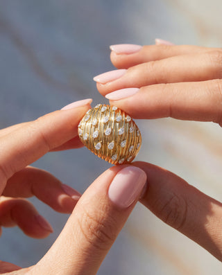 Bespoke Origine Paris ring in gold and diamonds