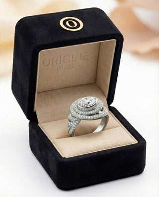 Completed bespoke ring in its Origine Paris case