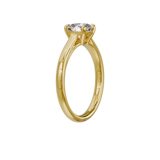 Bague Classique coussin, diamant de synthèse de 1 carat, or jaune 18 carats recyclé, vue de trois quarts