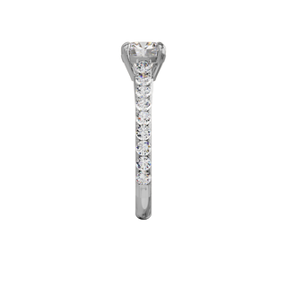 Bague Classique sertie coussin, diamant de synthèse de 1 carat, or blanc 18 carats recyclé, vue de profil
