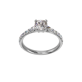 Bague Classique sertie coussin, diamant de synthèse de 1 carat, or blanc 18 carats recyclé, vue de face en plongée