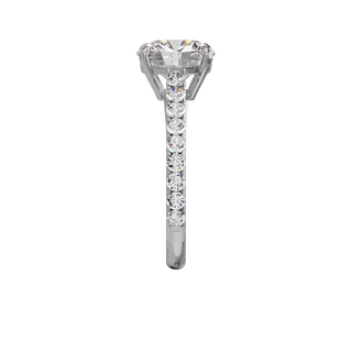Bague Classique sertie coussin, diamant de synthèse de 3 carats, or blanc 18 carats recyclé, vue de profil