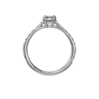 Bague Classique sertie émeraude, diamant de synthèse de 1 carat, or blanc 18 carats recyclé, vue de face