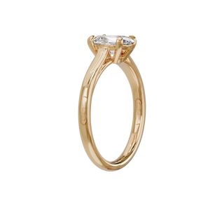 Bague Classique ovale, diamant de synthèse de 1 carat, or rose 18 carats recyclé, vue de trois quarts