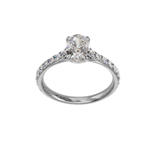 Bague Classique sertie ovale, diamant de synthèse de 1 carat, or blanc 18 carats recyclé, vue de face en plongée