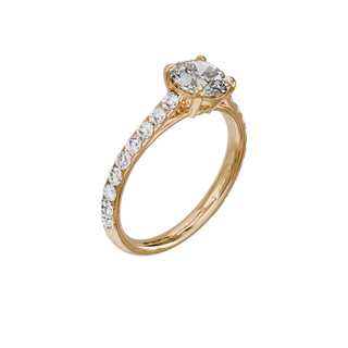 Bague Classique sertie ronde, diamant de synthèse de 1 carat, or rose 18 carats recyclé, vue de trois quarts en plongée