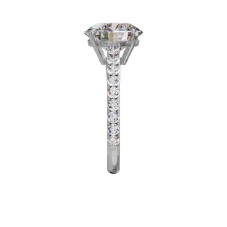 Bague Classique sertie ronde, diamant de synthèse de 3 carats, or blanc 18 carats recyclé, vue de profil