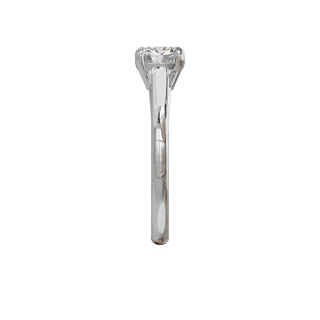 Bague Classique coussin, diamant de synthèse de 1 carat, or blanc 18 carats recyclé, vue de profil