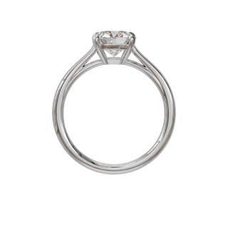 Bague Classique coussin, diamant de synthèse de 2 carats, or blanc 18 carats recyclé, vue de face