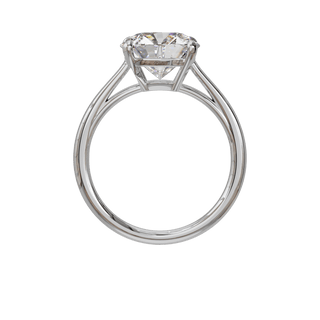 Bague Classique coussin, diamant de synthèse de 4 carats, or blanc 18 carats recyclé, vue de face