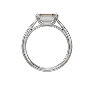 Bague Classique émeraude est-ouest, diamant de synthèse de 2 carats, or blanc 18 carats recyclé, vue de face