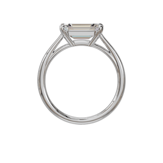 Bague Classique émeraude est-ouest, diamant de synthèse de 3 carats, or blanc 18 carats recyclé, vue de face