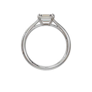 Bague Classique émeraude est-ouest, diamant de synthèse de 1 carat, or blanc 18 carats recyclé, vue de face