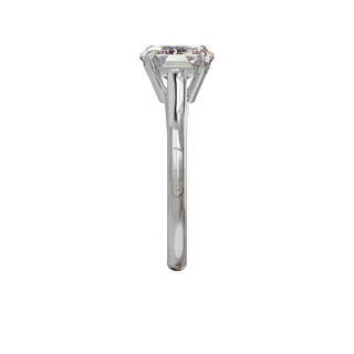 Bague Classique émeraude est-ouest, diamant de synthèse de 4 carats, or blanc 18 carats recyclé, vue de profil