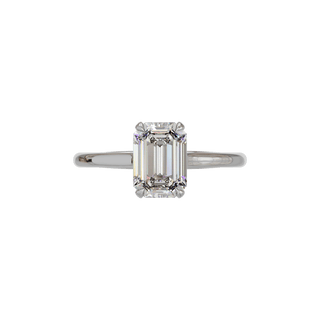 Bague Classique émeraude, diamant de synthèse de 2 carats, or blanc 18 carats recyclé, vue de dessus