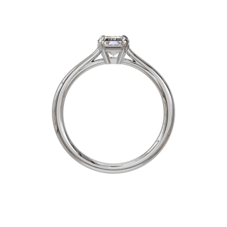 Bague Classique émeraude, diamant de synthèse de 1 carat, or blanc 18 carats recyclé, vue de face