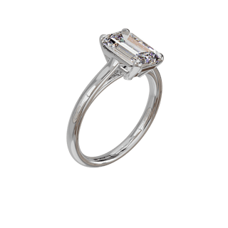 Bague Classique émeraude, diamant de synthèse de 3 carats, or blanc 18 carats recyclé, vue de trois quarts en plongée