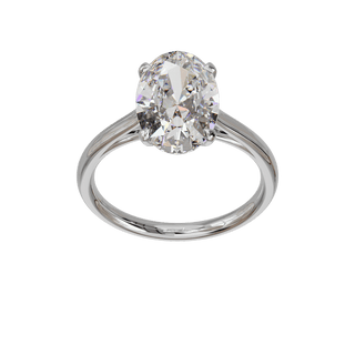 Bague Classique ovale, diamant de synthèse de 4 carats, or blanc 18 carats recyclé, vue de face en plongée