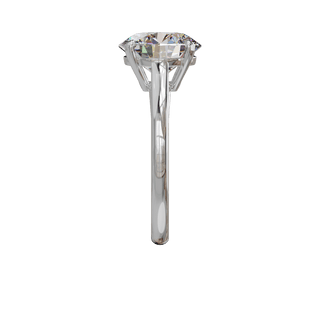 Round Classique ring, 3-carat lab-grown diamond, recycled 18-carat white gold, side view