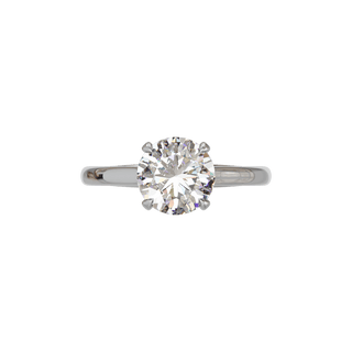 Round Classique ring, 2-carat lab-grown diamond, recycled 18-carat white gold, top view