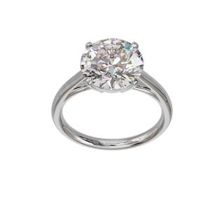 Round Classique ring, 4-carat lab-grown diamond, recycled 18-carat white gold, front view from above
