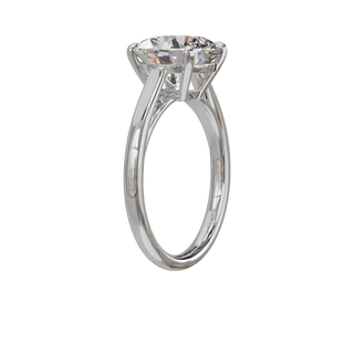 Round Classique ring, 3-carat lab-grown diamond, recycled 18-carat white gold, three-quarter view