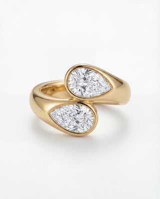 Bague sur mesure Poire toi & Moi, diamants taille poire